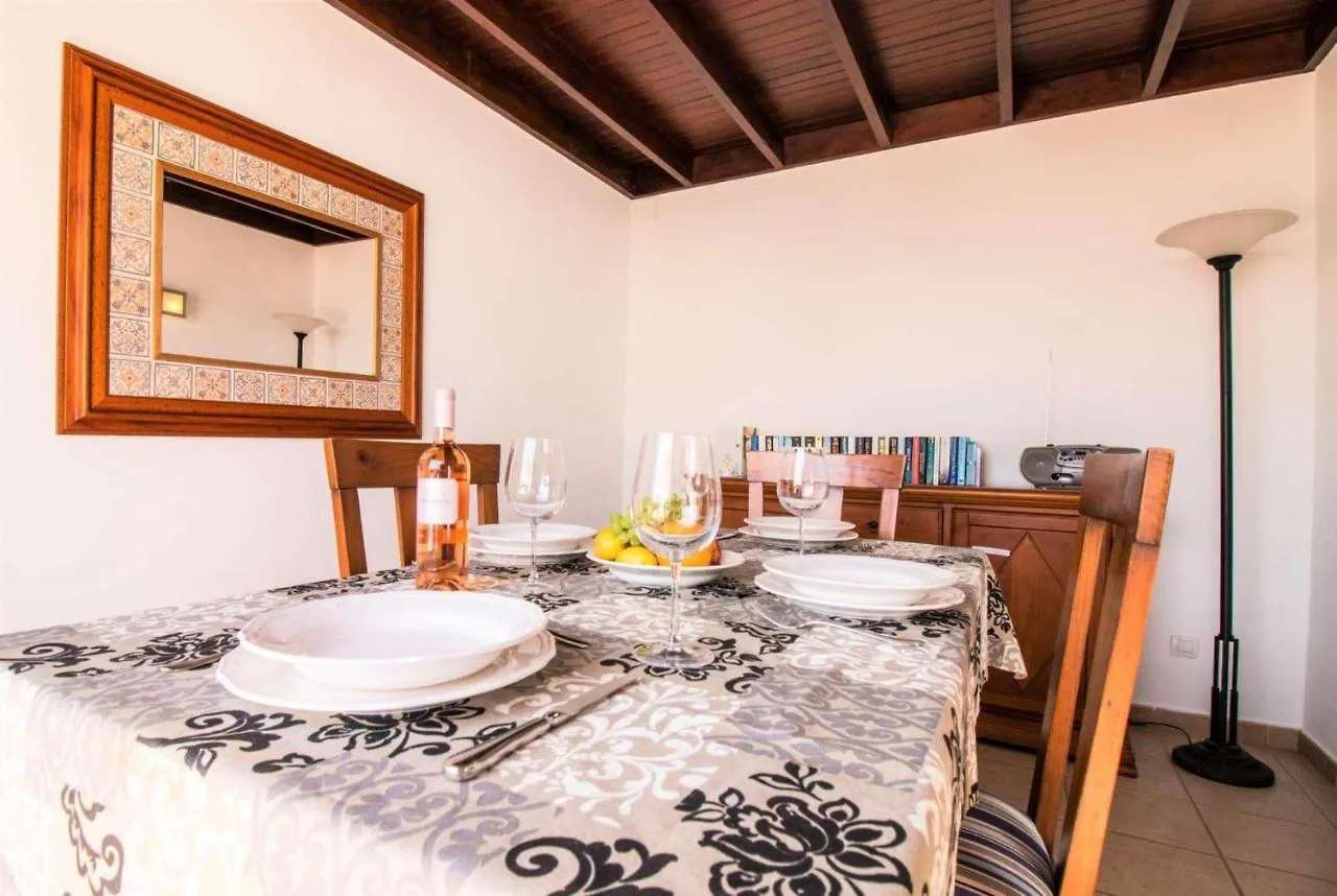 Vila Emilia Playa Blanca