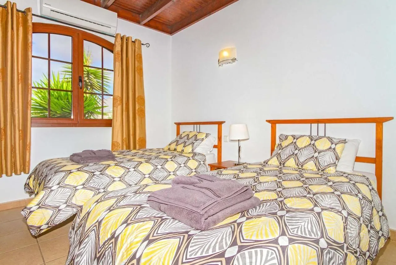 Vila Emilia Playa Blanca