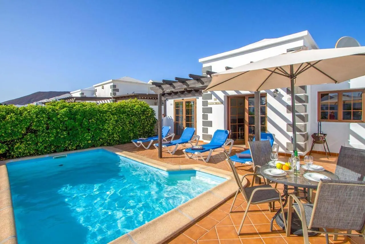 Vila Emilia Playa Blanca  Španělsko