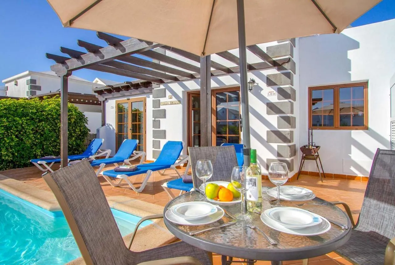 Vila Emilia Playa Blanca  Španělsko
