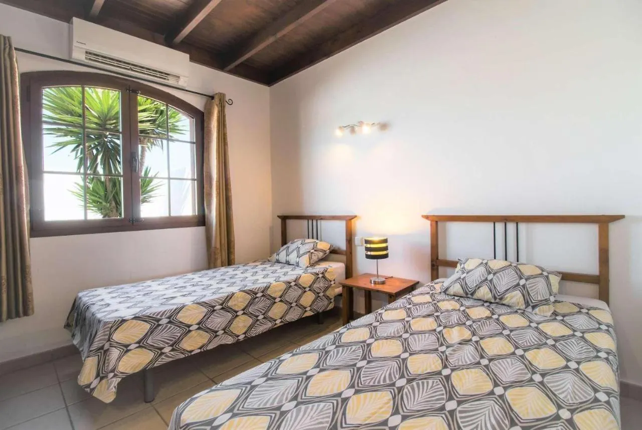 Vila Emilia Playa Blanca